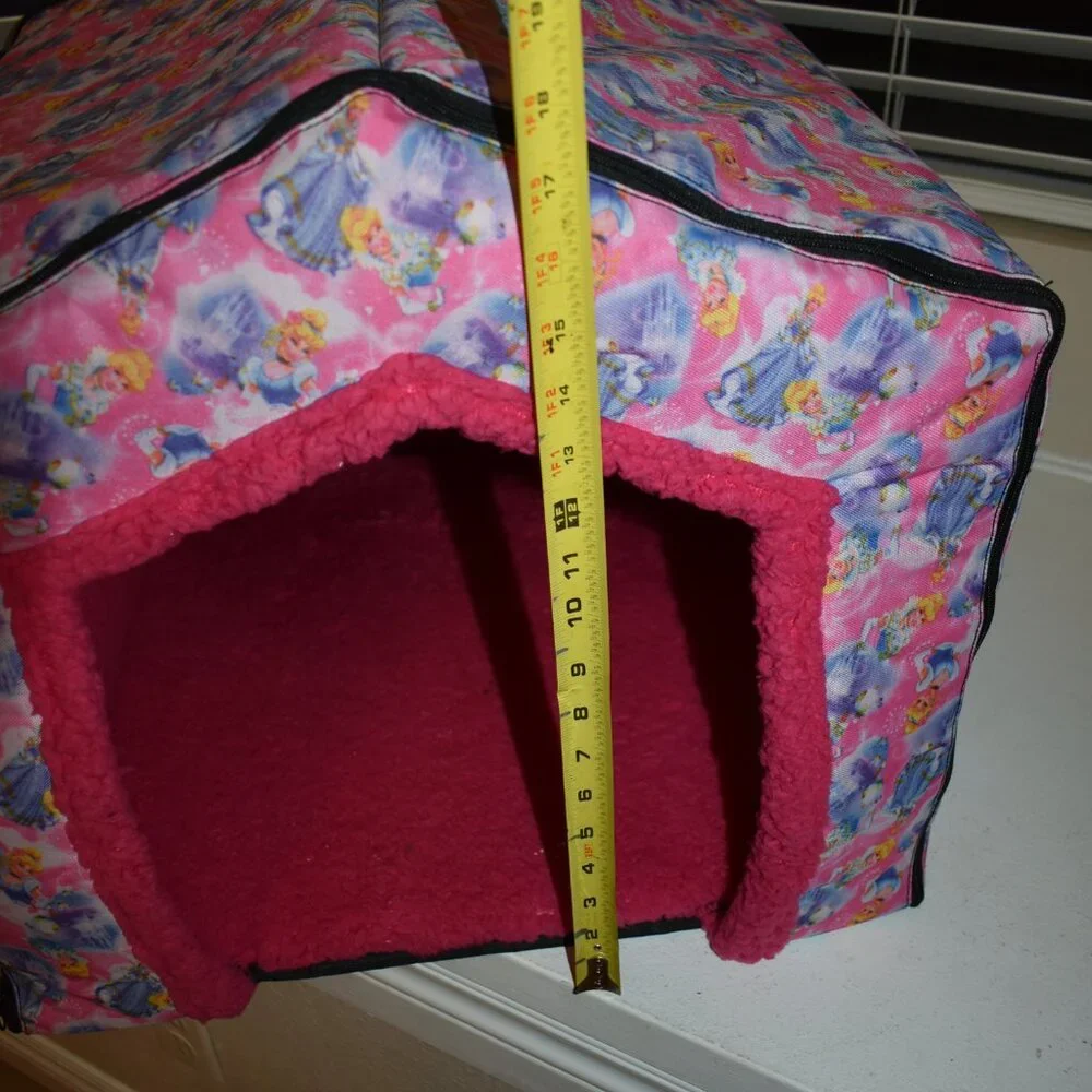 VINTAGE DISNEY CASTLE PRINCESS CINDERELLA PORTABLE FOLDABLE DOG CAT BED HOUSE